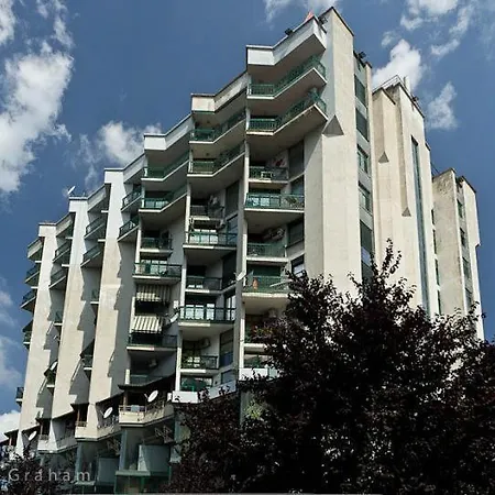 Sun Tower Luxury Suite-view From Of Center Appartamento Tirana