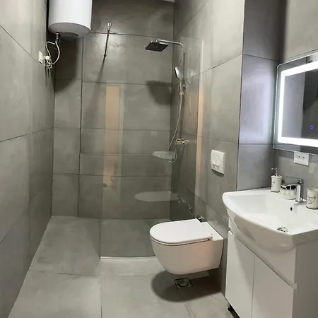 Sun Tower Luxury Suite-view From Of Center Тирана