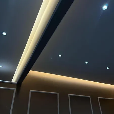 Sun Tower Luxury Suite-view From Of Center Апартаменты *
