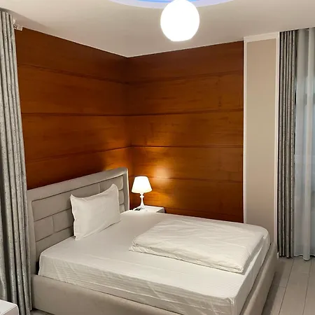 Sun Tower Luxury Suite-view From Of Center Тирана