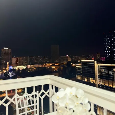 Апартаменты Sun Tower Luxury Suite-view From Of Center