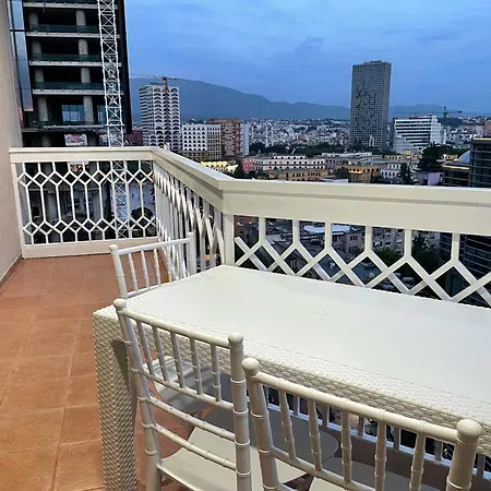 Appartamento Sun Tower Luxury Suite-view From Of Center