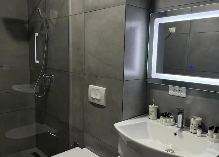 Appartamento Sun Tower Luxury Suite-view From Of Center *