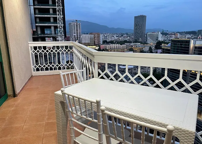 Appartamento Sun Tower Luxury Suite-view From Of Center